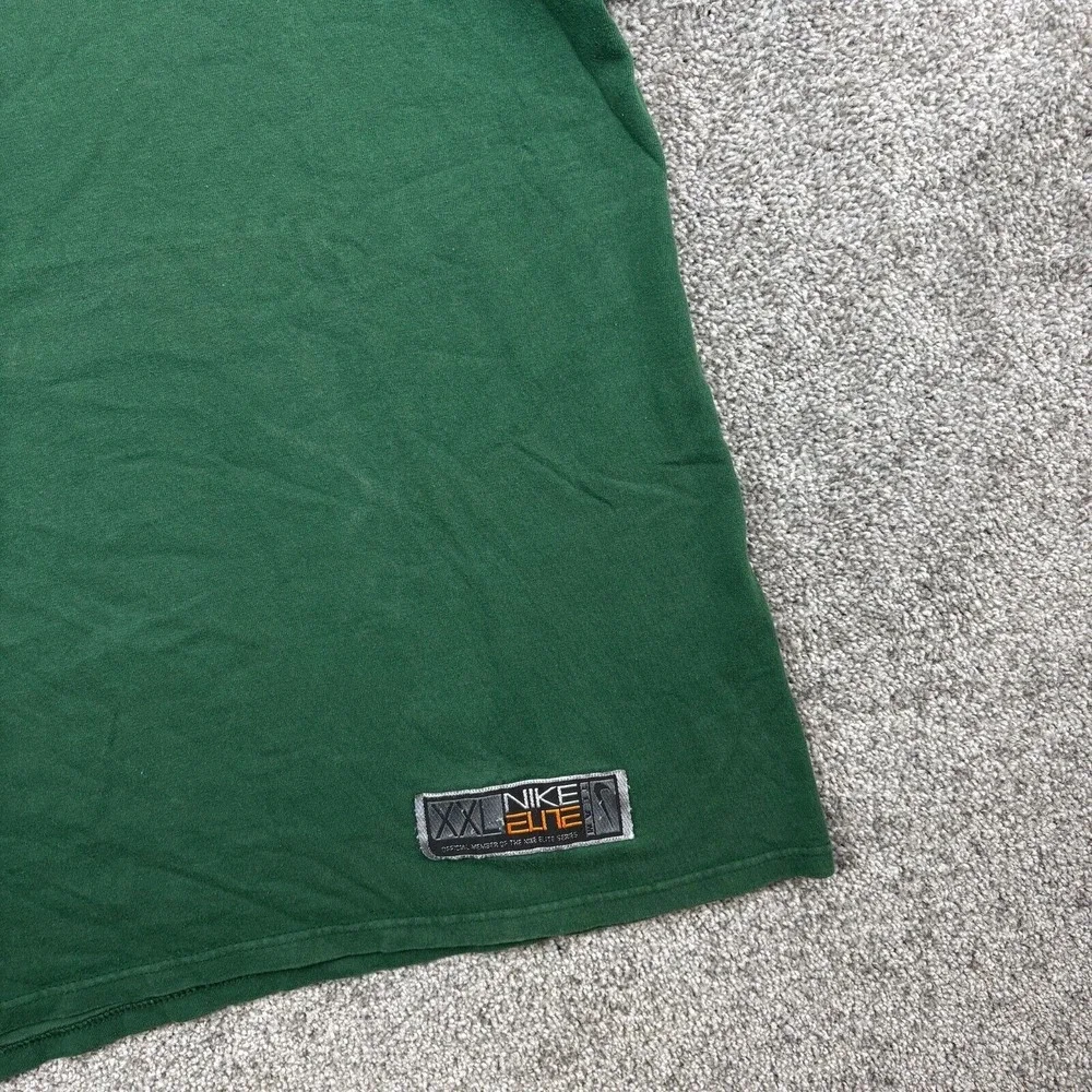 Nike measures 26